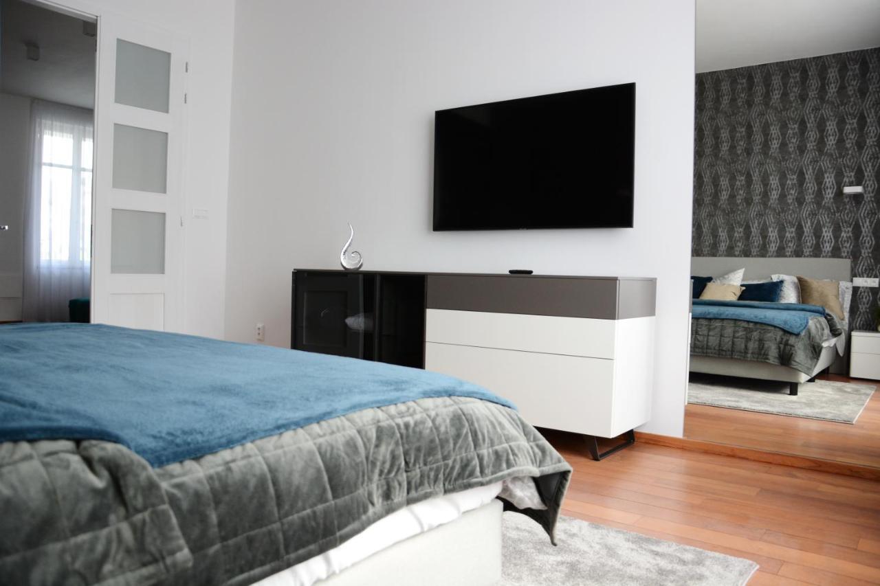 Premium Apartment Near Banska Bystrica Square With Two Big Bedrooms 외부 사진