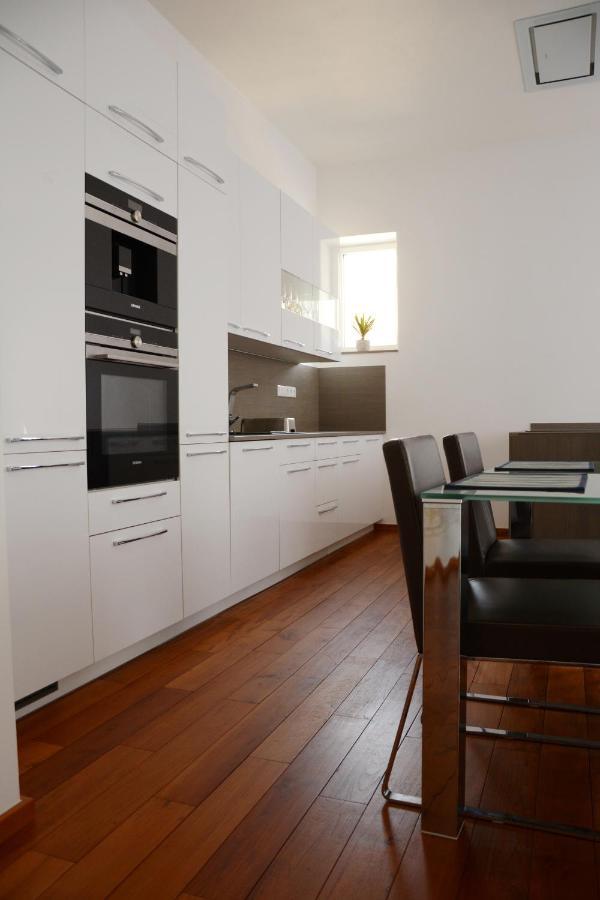 Premium Apartment Near Banska Bystrica Square With Two Big Bedrooms 외부 사진
