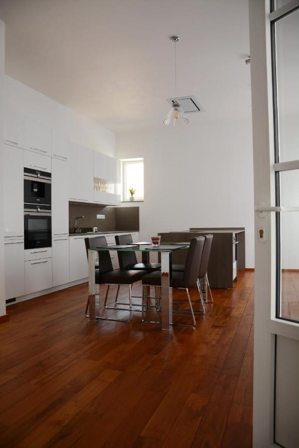 Premium Apartment Near Banska Bystrica Square With Two Big Bedrooms 외부 사진